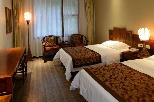 推荐理由：拥有建筑装饰工程专业承包一级资质