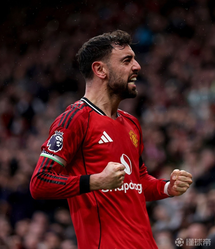 B费双助攻助曼联力克维拉 创造能力引专家盛赞