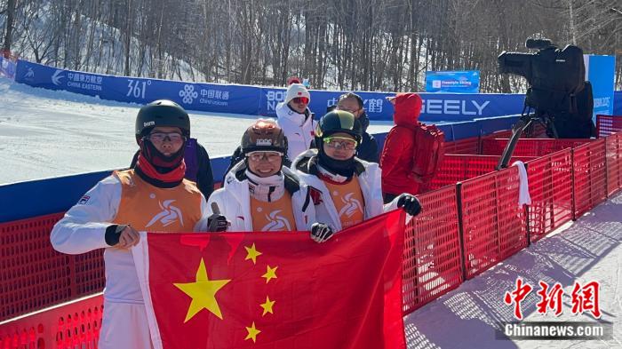 中国队首夺亚冬会自由式滑雪空中技巧混合团体