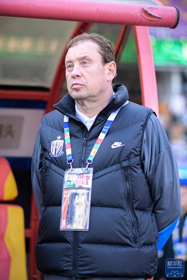 浙江绿城主场1-1战平申花 王钰栋破门特谢拉建功