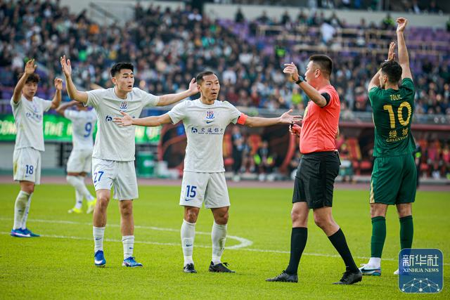 浙江绿城主场1-1战平申花 王钰栋破门特谢拉建功