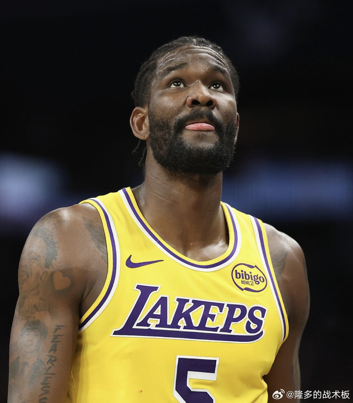 艾顿关键表现助湖人逆转火箭