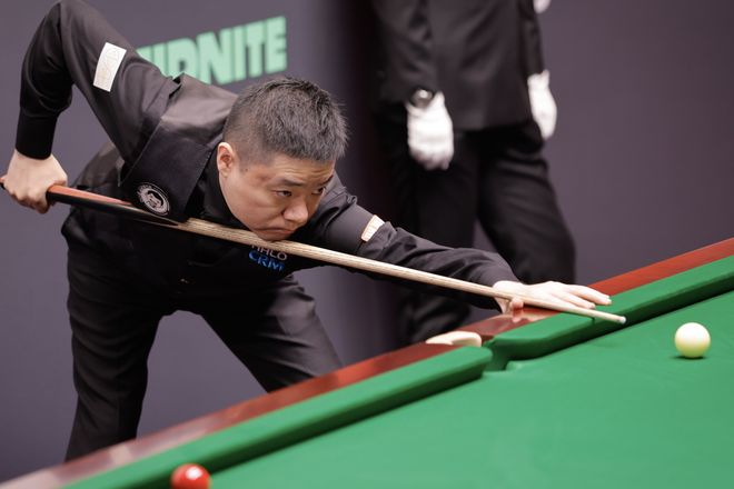 丁俊晖世锦赛正赛首战告捷，强势晋级16强回击质